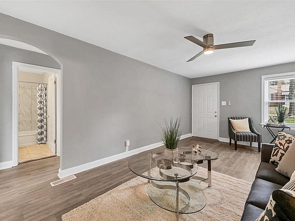 4th image of 55 Henquin Dr