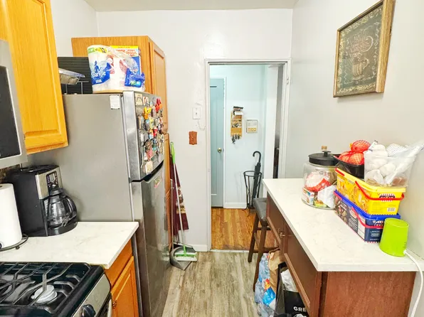 2705 Kings Highway image 14 of 20