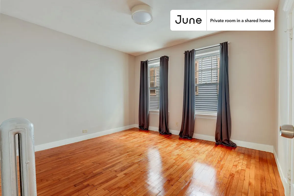 Building Photo - 61 Lithgow St #B