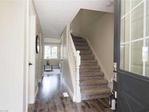 4th image of 495 Misty Cres