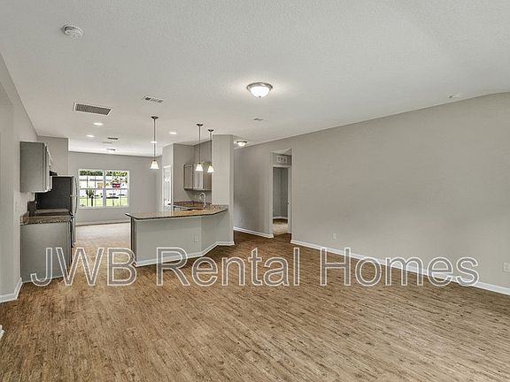 5th image of 10351 Pinehurst Dr