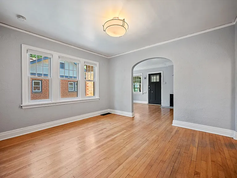1644 S Grant St — Photo 9