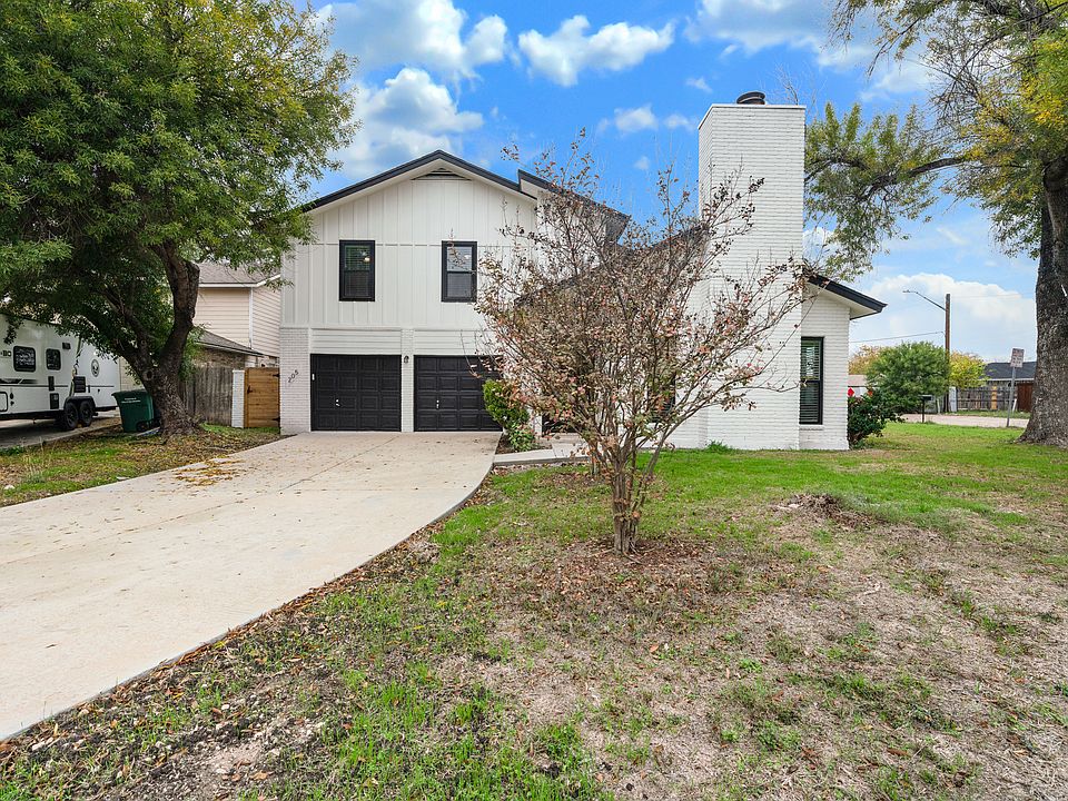 1st image of 205 Downshire Dr