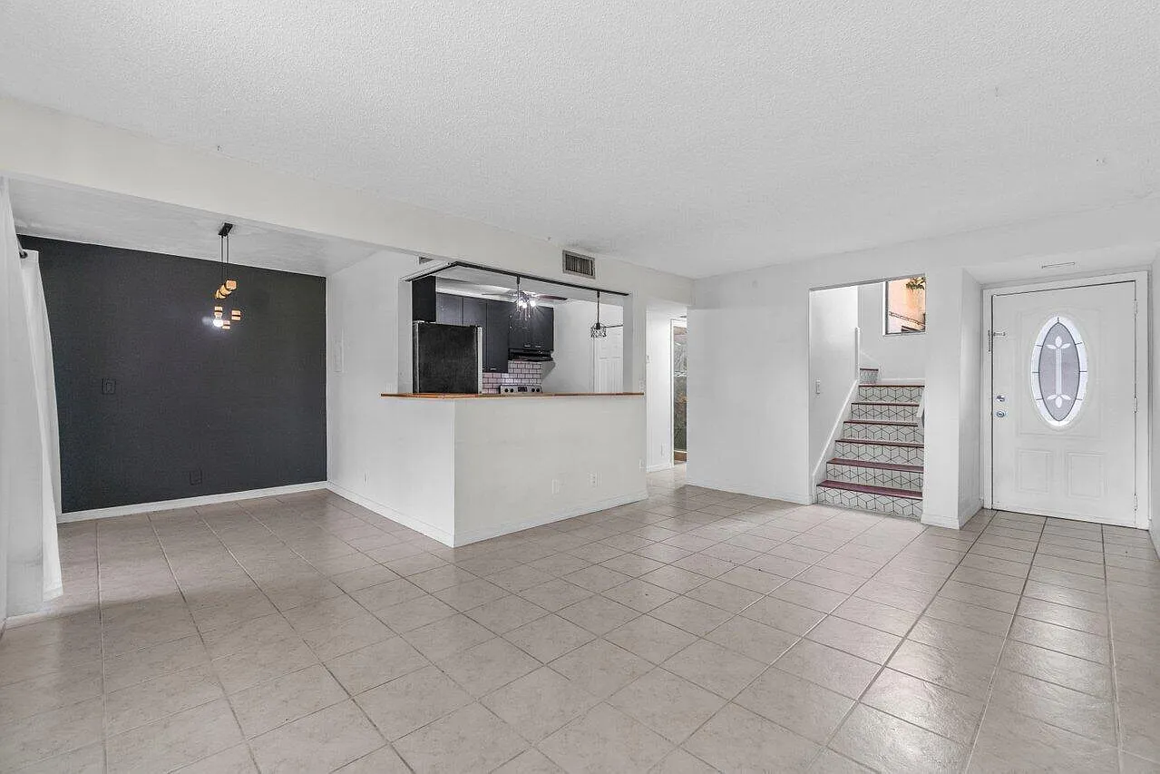 3 bed, 2.0 bath, 1268 sqft, $2,950 — Photo 2