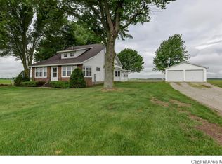 13933 N Pawnee Rd, Pawnee, IL 62558