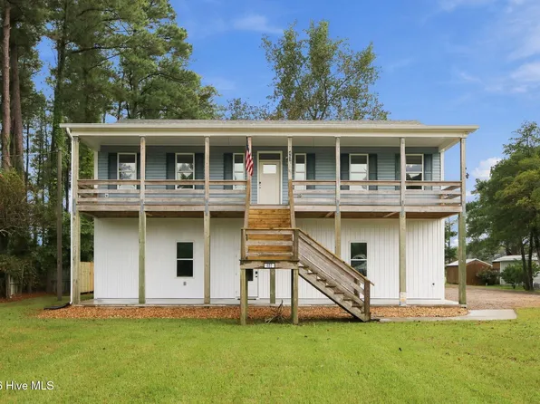 402 Gillikin Road, Beaufort, NC 28516
