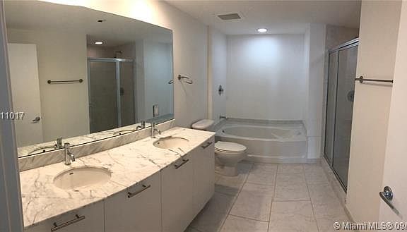 5th image of 951 Brickell Ave APT 815O