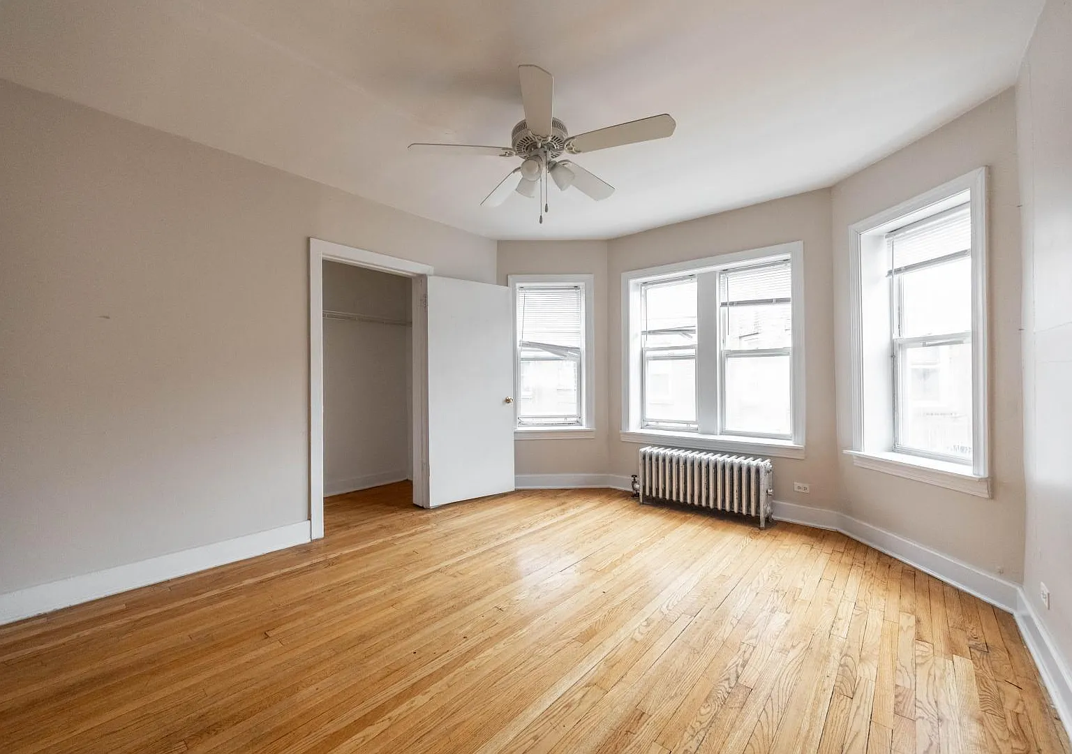 5030 N Springfield Ave — Photo 3