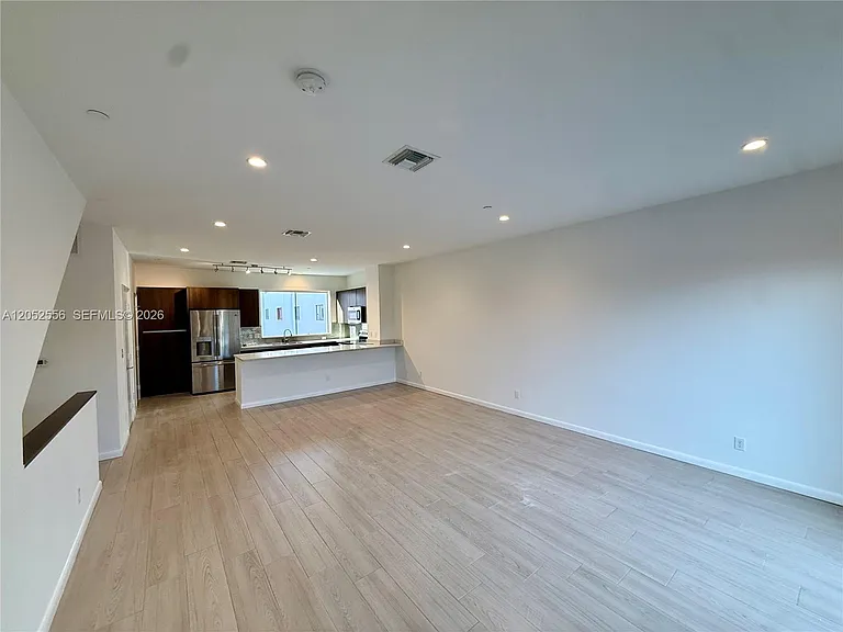113 NE 6th St #621 — Photo 9