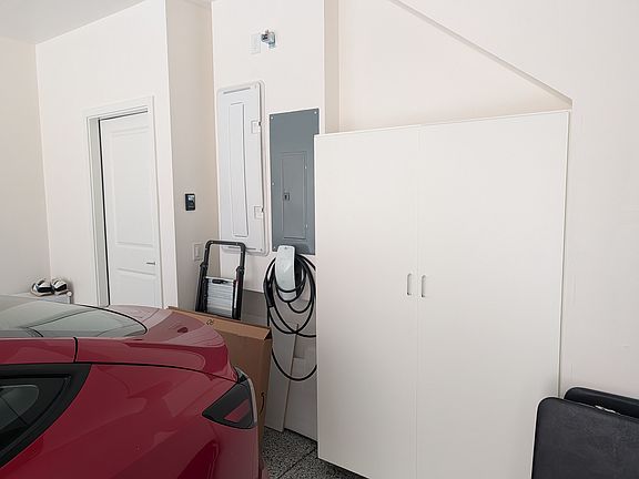 4th image of 189 E Oates Pl