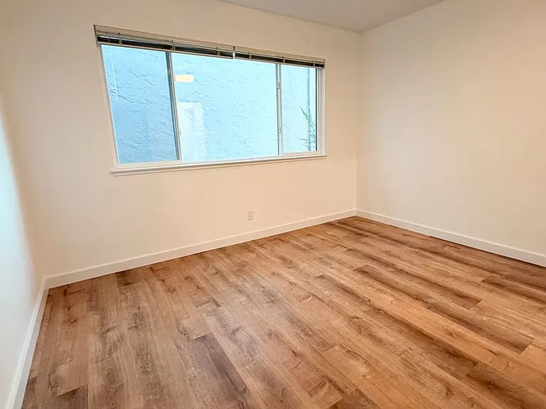 1205 Geraldine Way — Photo 8