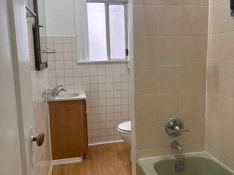 342 International Blvd — Photo 4