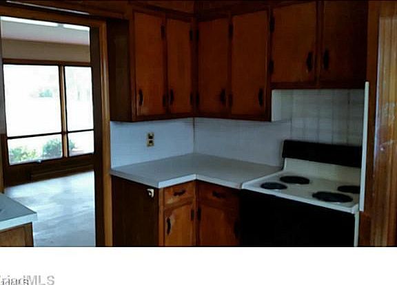 4th image of 105 Kensington Dr