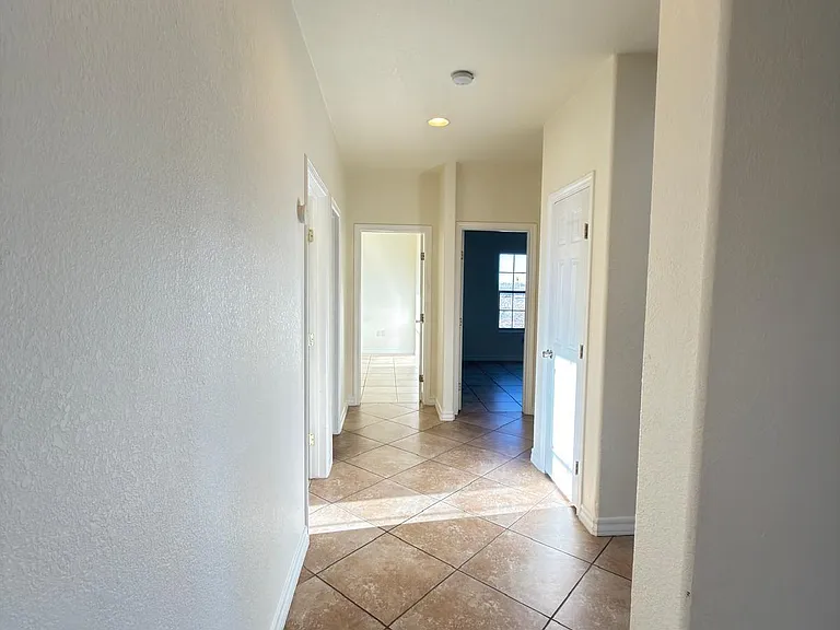 5466 Buffalo Creek Dr — Photo 29