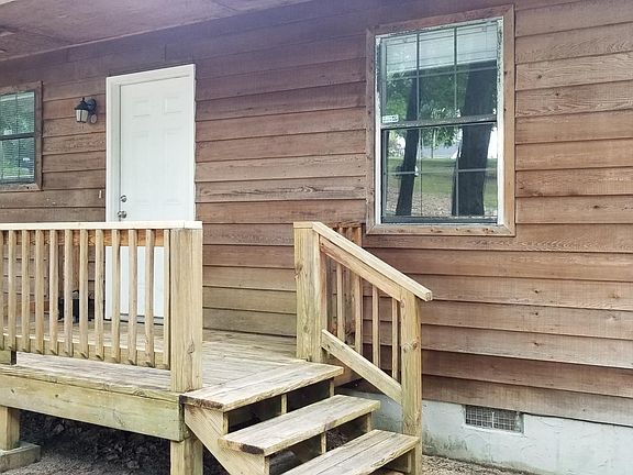 2nd image of 301 Autumn Ave