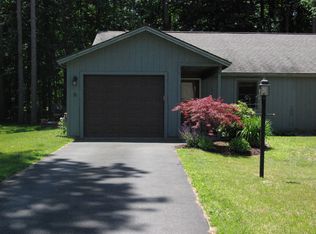 8 Arrow Wood Pl, Malta, NY 12020