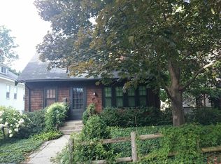 30 Redlands Rd, West Roxbury, MA 02132