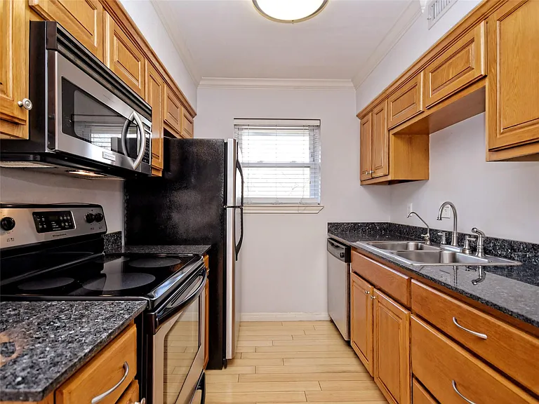 900 S Lamar Blvd #311 — Photo 8