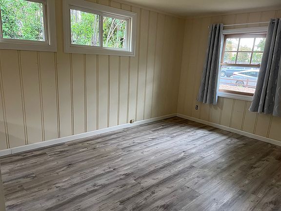 4th image of 343 El Carmelo Ave