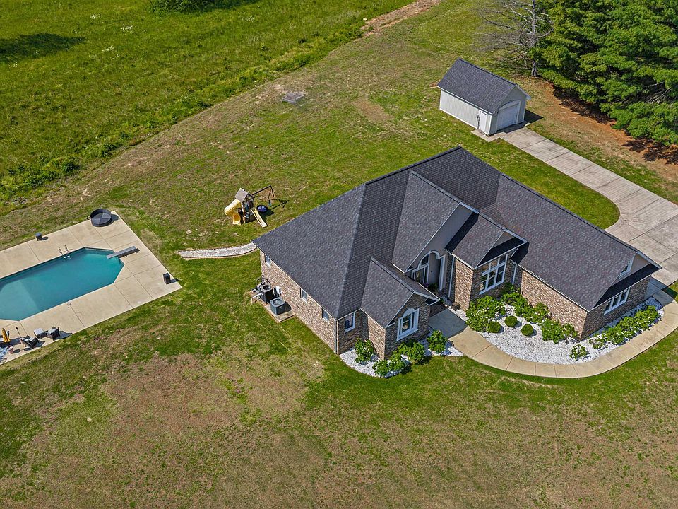 1st image of 621 Sunset Dr