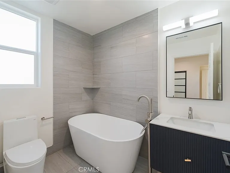 714 N Chestnut Ave — Photo 22