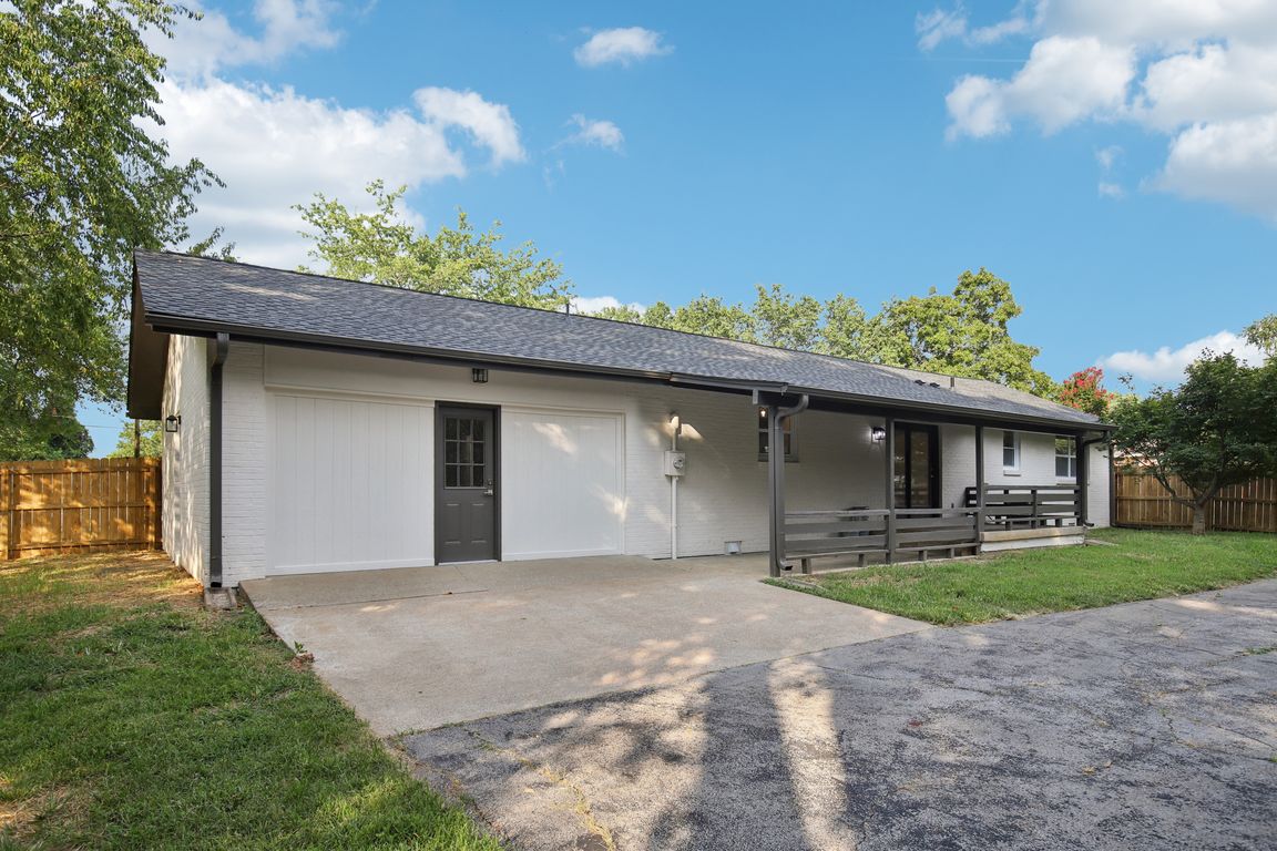 Belfield Ct-S0108-071.jpg