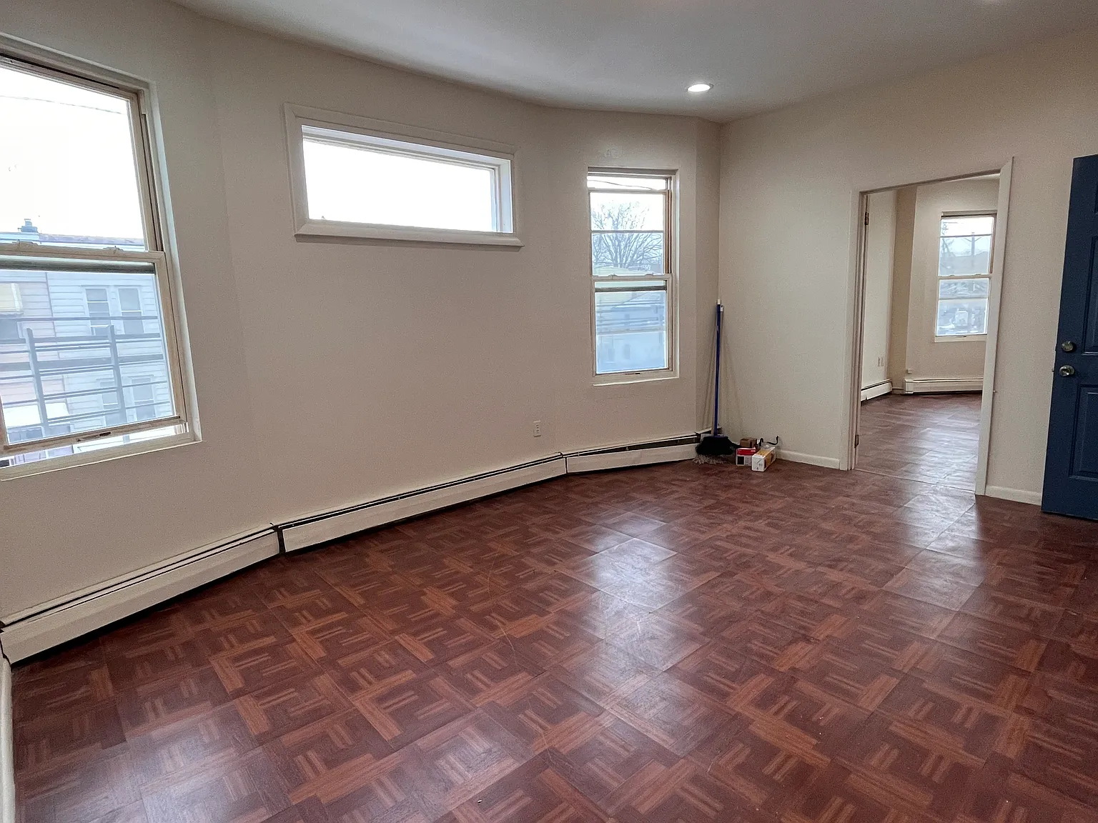 5 bed, 1400 sqft, $3,500 — Photo 4