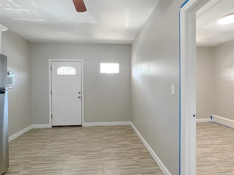 1218 La Mesa Ave — Photo 4