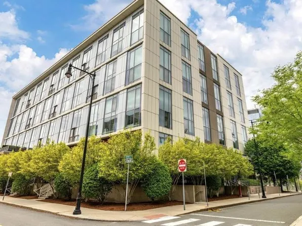 1 Earhart St Unit 716, Cambridge, MA 02141