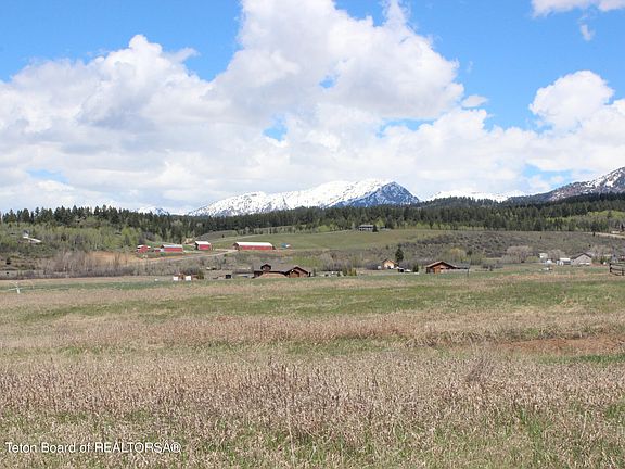 2nd image of 133 Saddle Dr