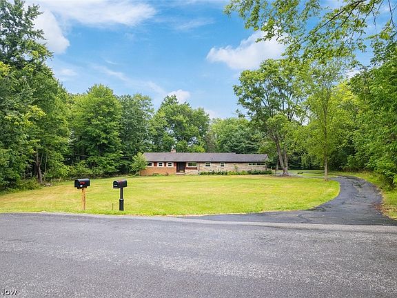 3rd image of 675 Timberline Dr