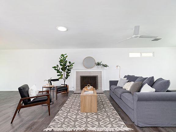 5th image of 1792 Ciprian Ave