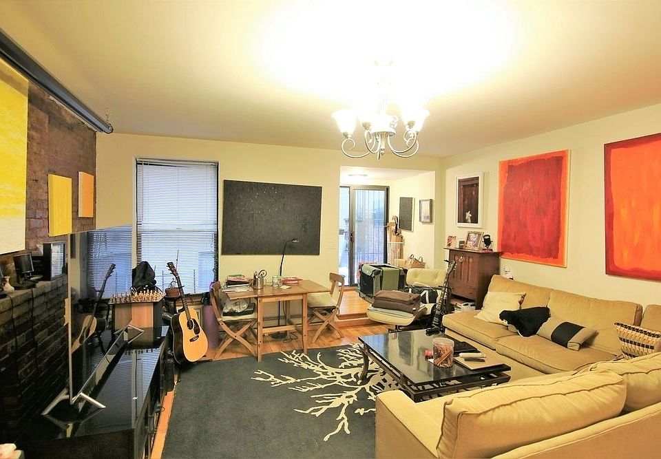 1st image of 261 W 93rd St APT 8