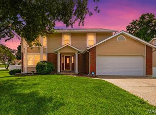 1296 Robertridge Dr, Saint Charles, MO 63304