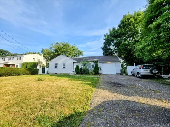 182 New York Avenue, Bay Shore, NY 11706