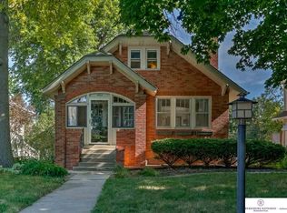4664 Pierce St, Omaha, NE 68106