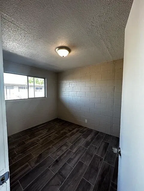 2 bed, 750 sqft, $735 — Photo 3