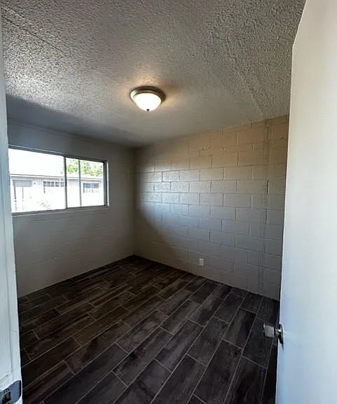 5860 Cleveland Ave #5 — Photo 3