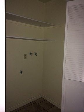 1st image of 5915 Moss Creek Cir