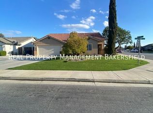 8411 Golden Perch Ct, Bakersfield, CA 93312