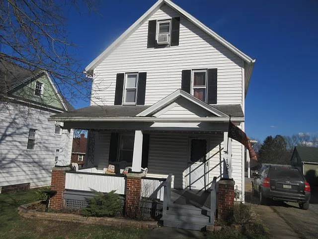 125 Englewood Ave photo 1