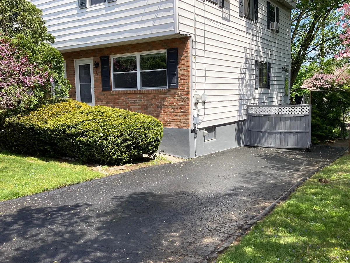 Building Photo - 807 Erford Rd