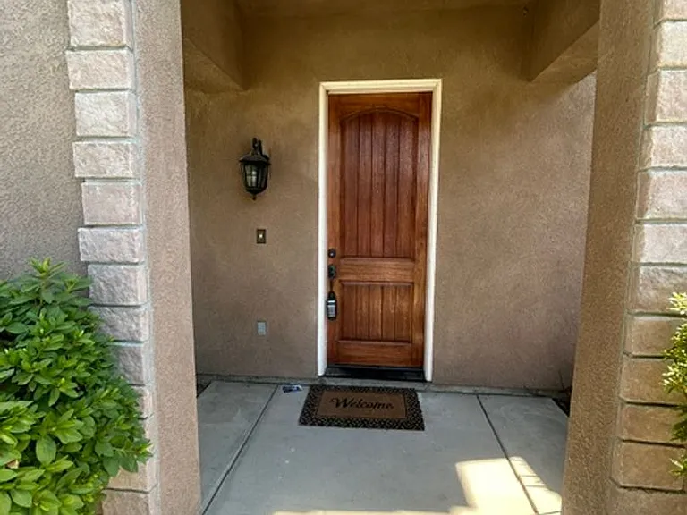 5211 W Elkhorn Ct — Photo 3