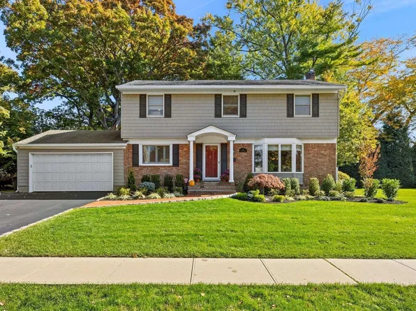 23 Donald Drive, Syosset, NY 11791