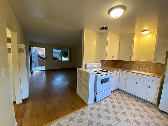 4th image of 12 Coleman Pl #2