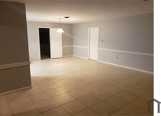 2nd image of 765 Lomas St