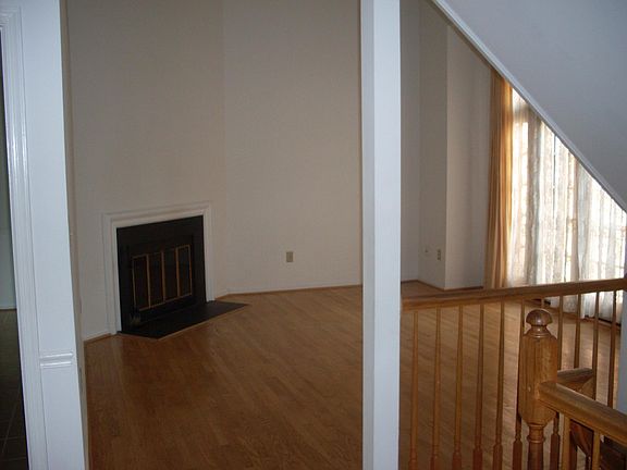 4th image of 2239 Kings Garden Way