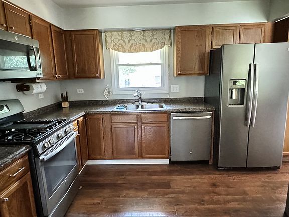 5th image of 2423 Great Oak Dr