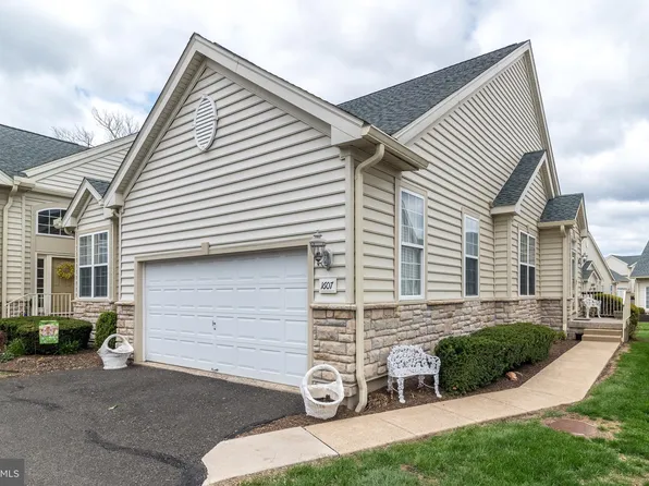 1607 Highgrove Ct #127, Warrington, PA 18976