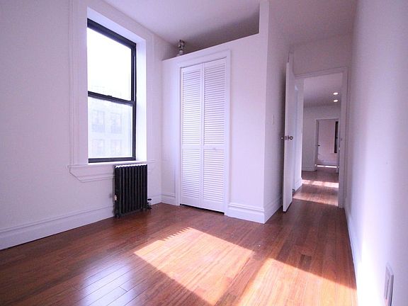 4th image of 513 E 5th St APT 5
